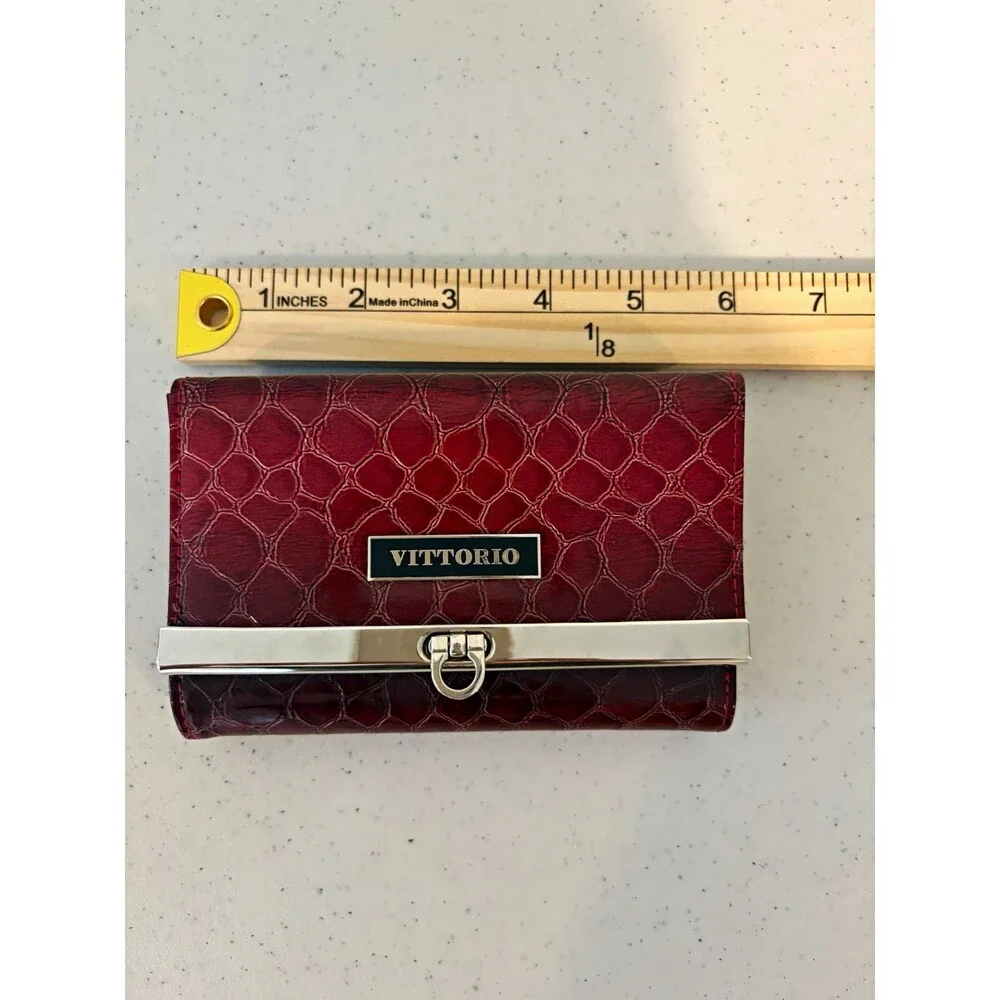 Vittorio Women’s Red Animal Print Clutch Wallet Folding Card Slots Zip Pocket